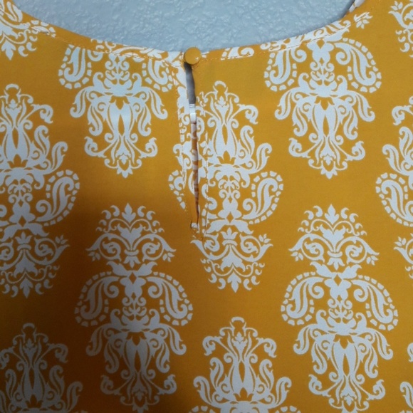 Stitch Fix 41 Hawthorn Yellow Fleur De Lis Top - Picture 7 of 8